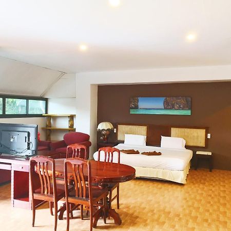 Patong 7Days Premium Hotel Phuket Екстериор снимка