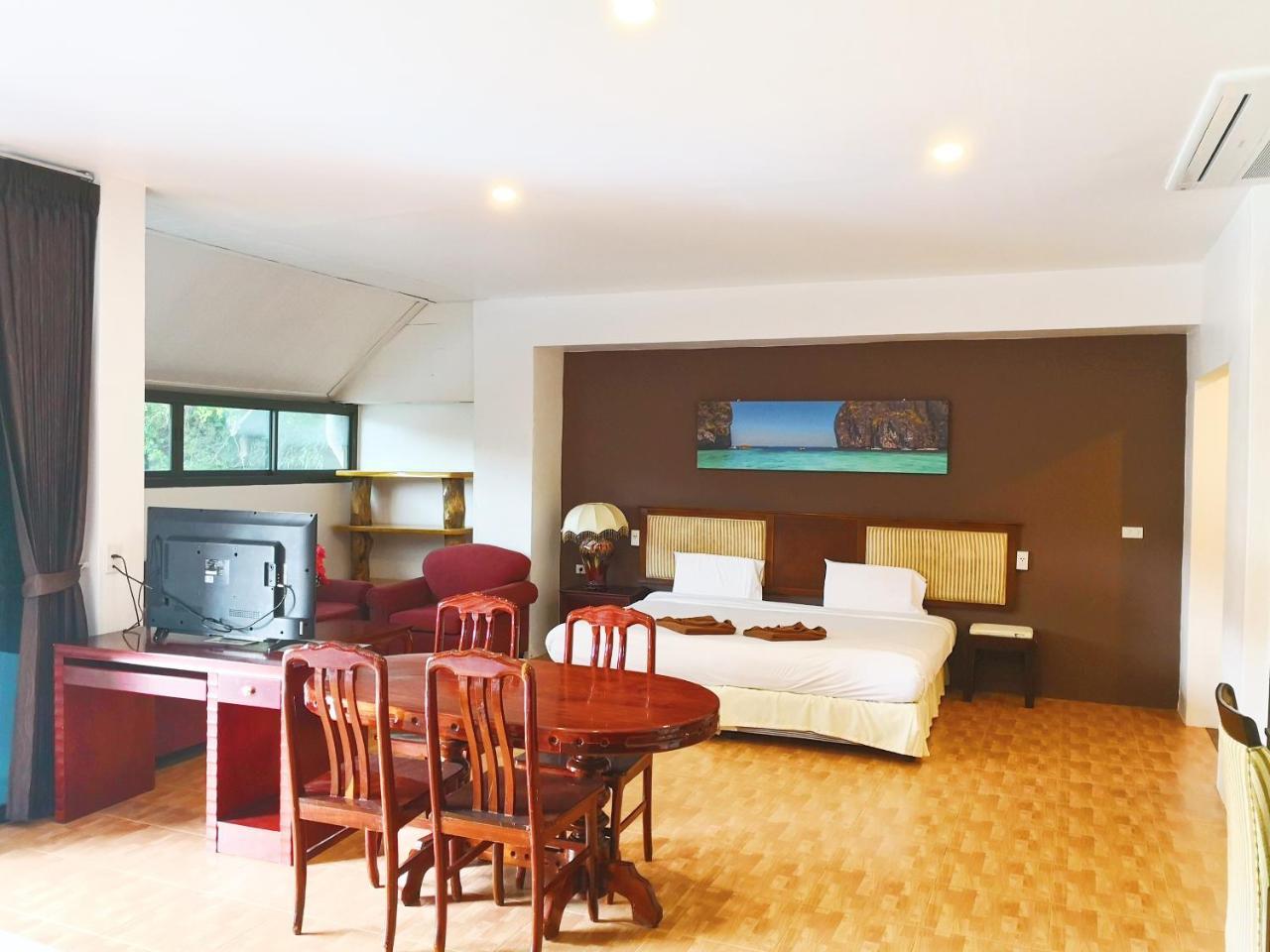 Patong 7Days Premium Hotel Phuket Екстериор снимка