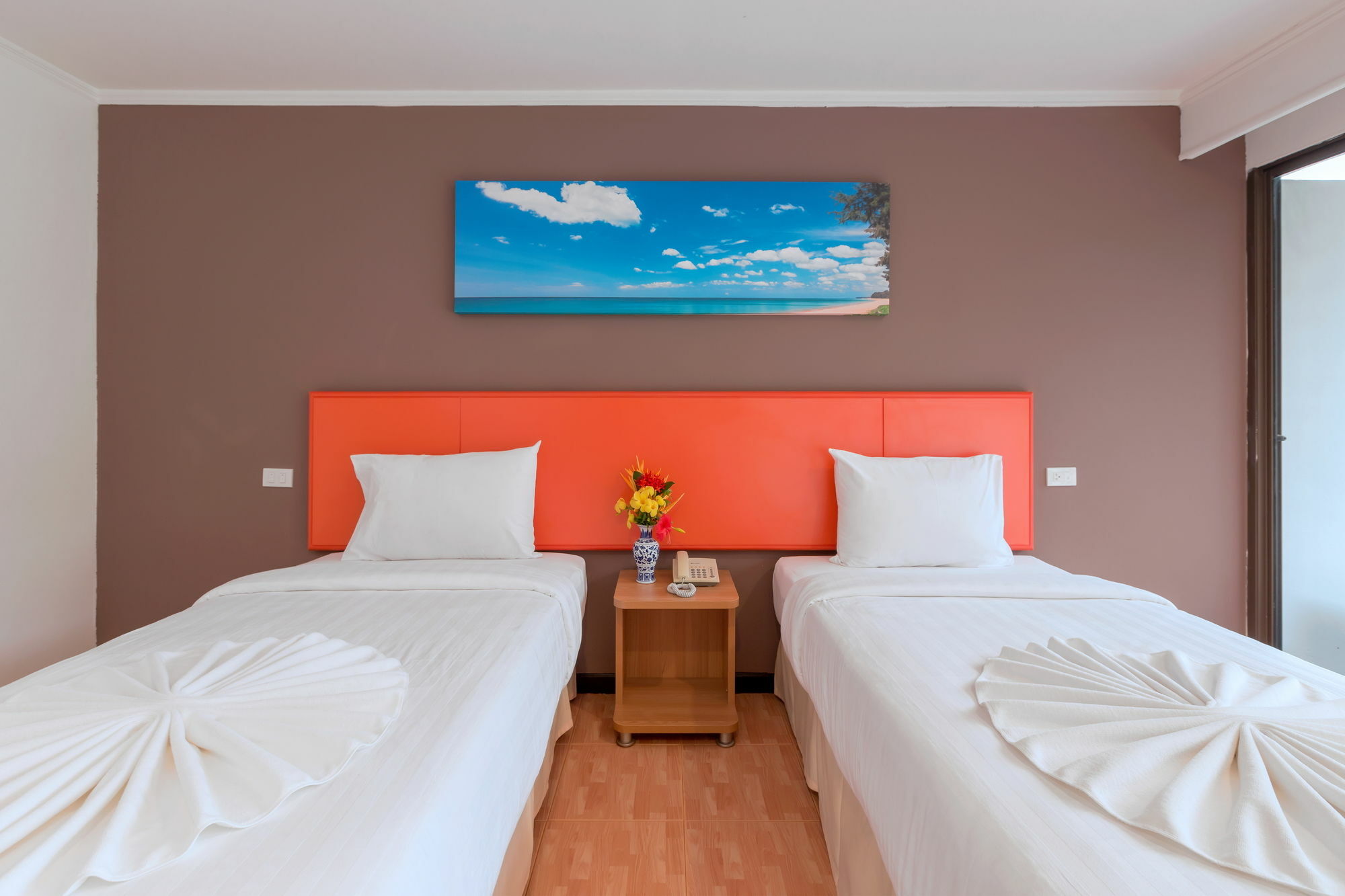 Patong 7Days Premium Hotel Phuket Екстериор снимка