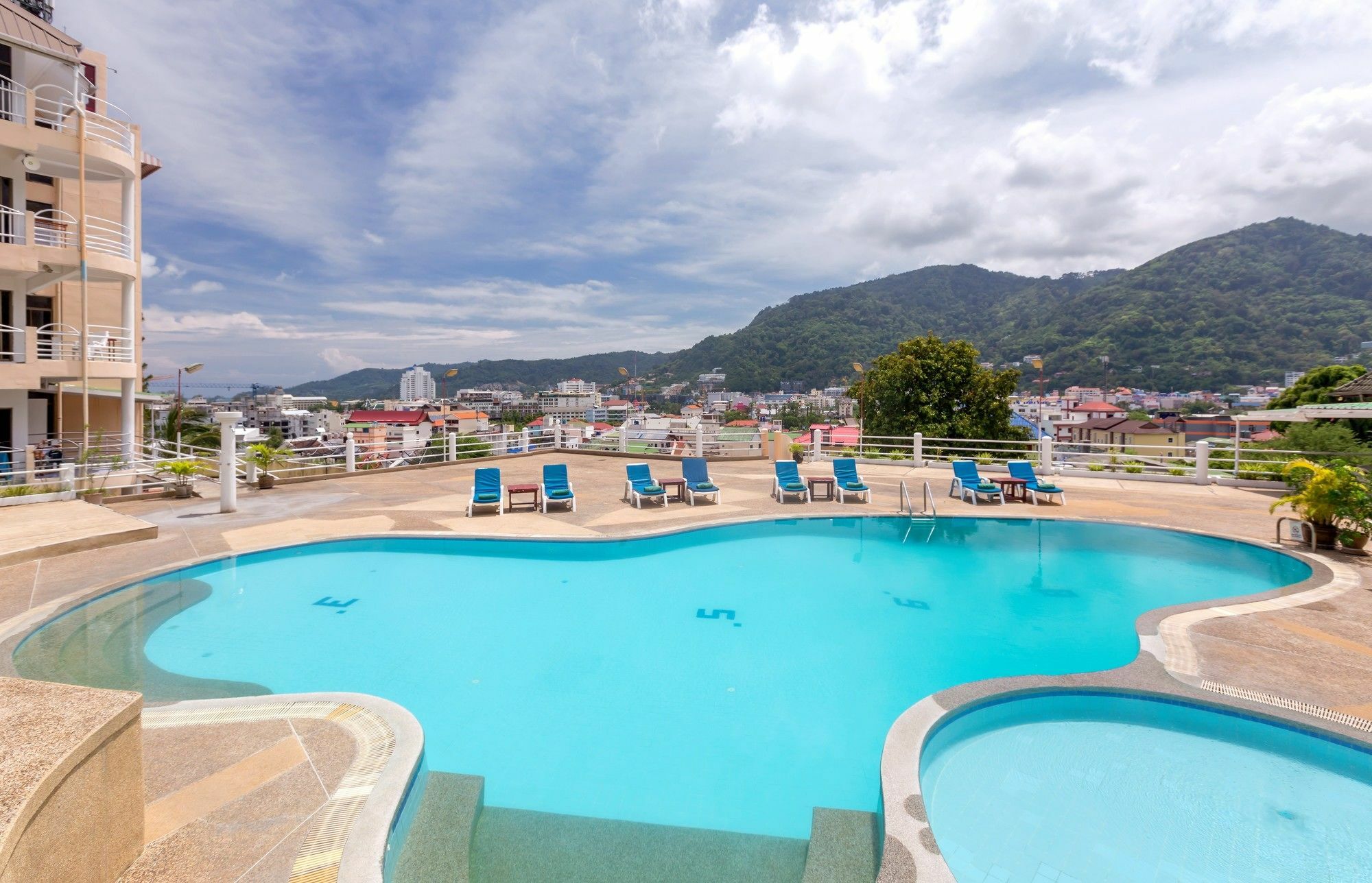 Patong 7Days Premium Hotel Phuket Екстериор снимка