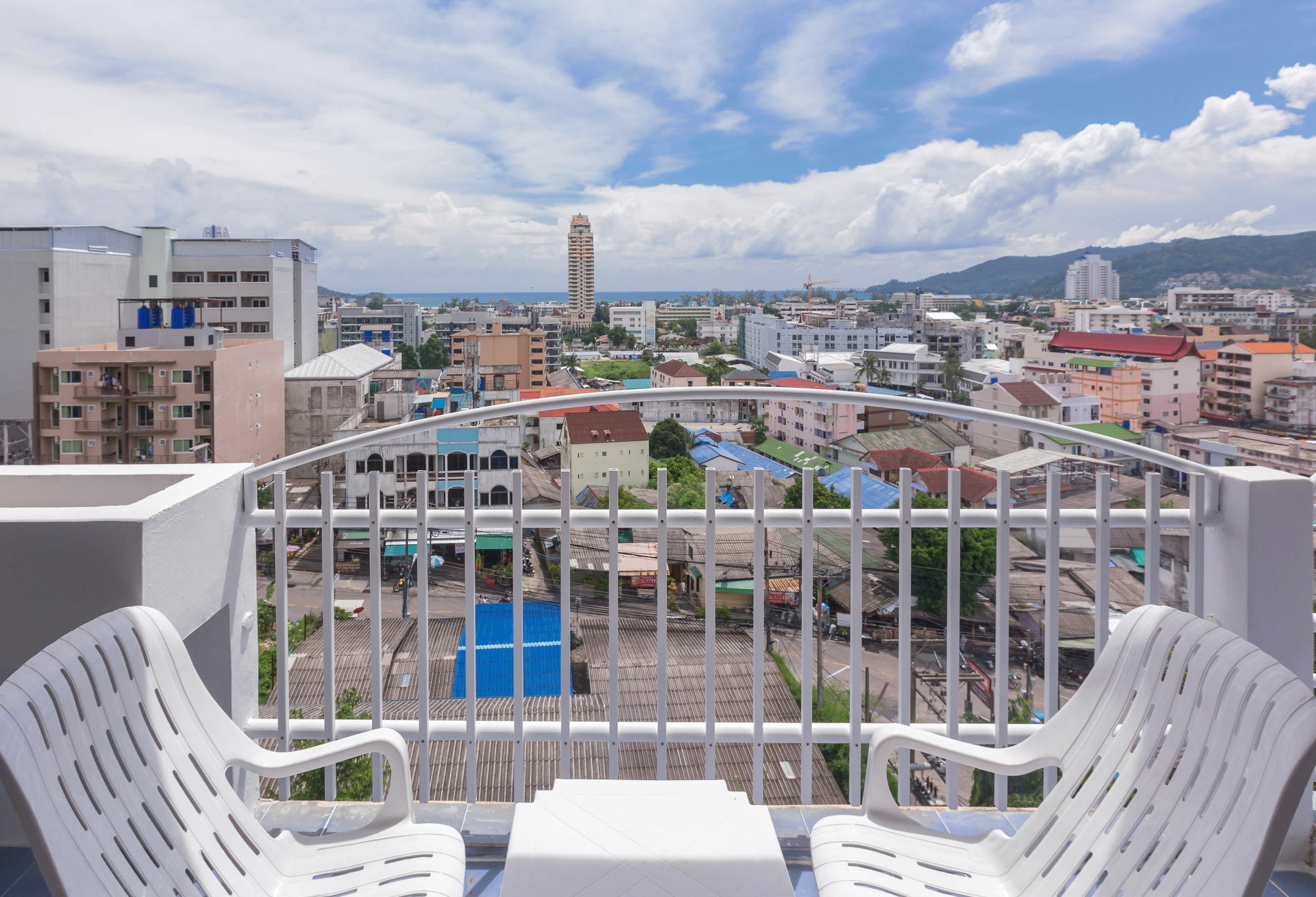 Patong 7Days Premium Hotel Phuket Екстериор снимка