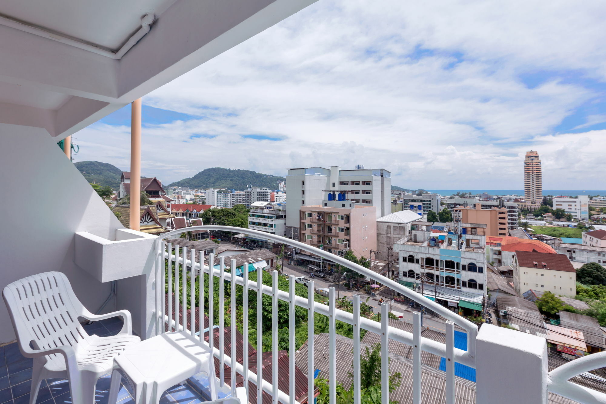 Patong 7Days Premium Hotel Phuket Екстериор снимка
