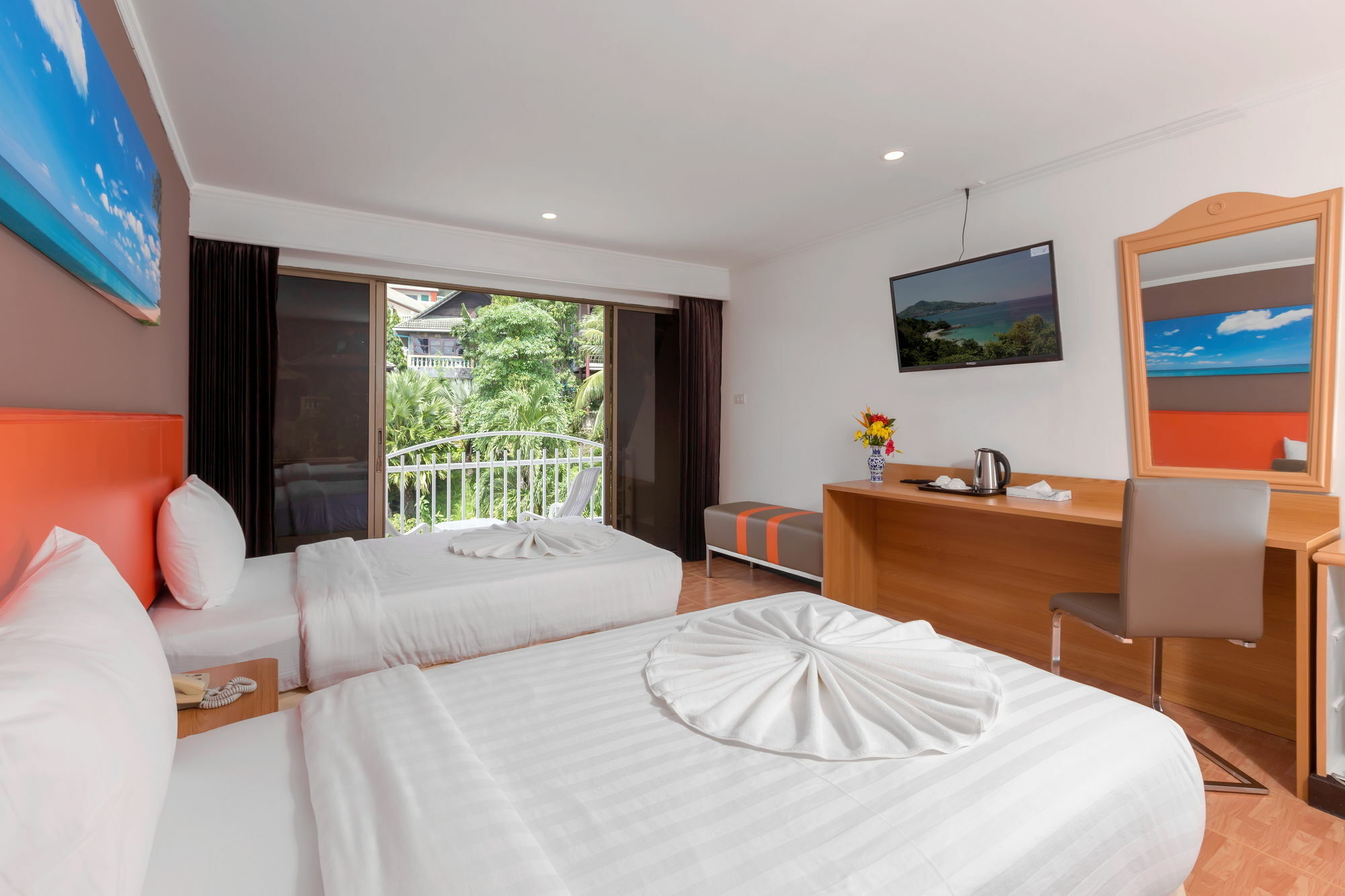 Patong 7Days Premium Hotel Phuket Екстериор снимка