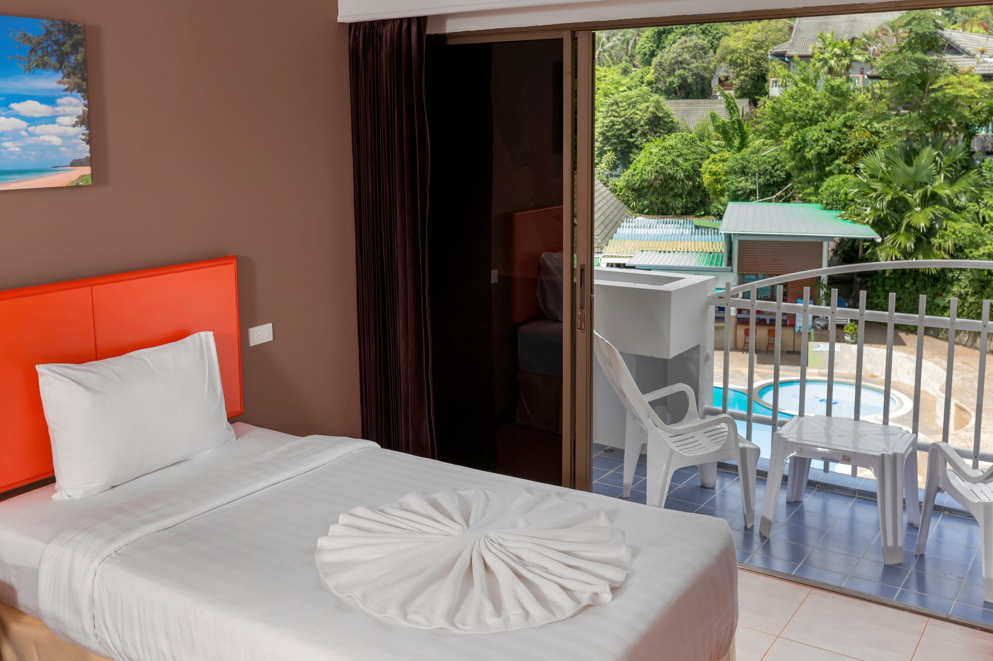 Patong 7Days Premium Hotel Phuket Екстериор снимка