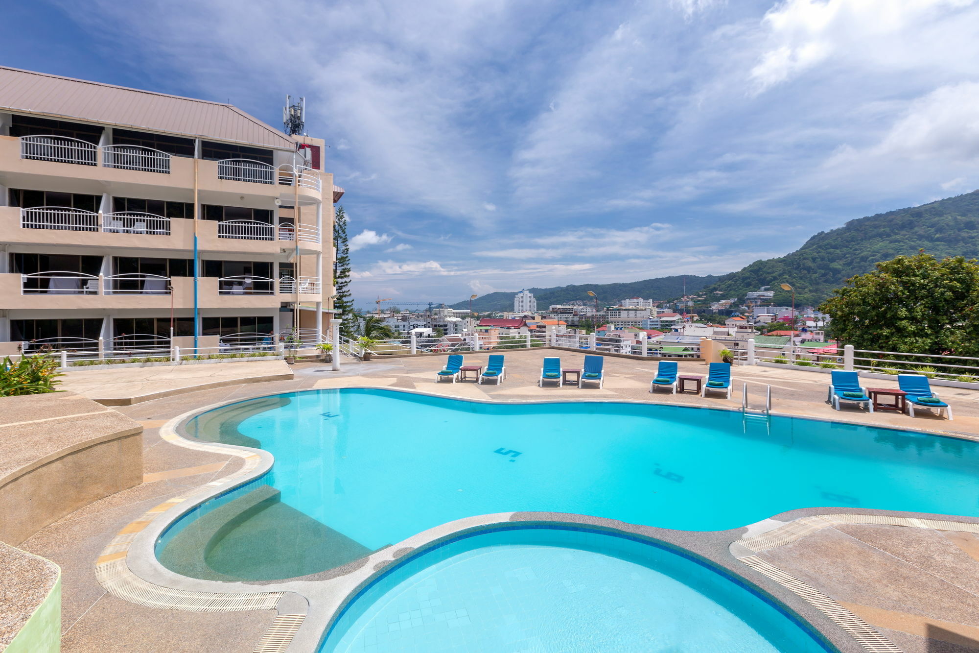 Patong 7Days Premium Hotel Phuket Екстериор снимка