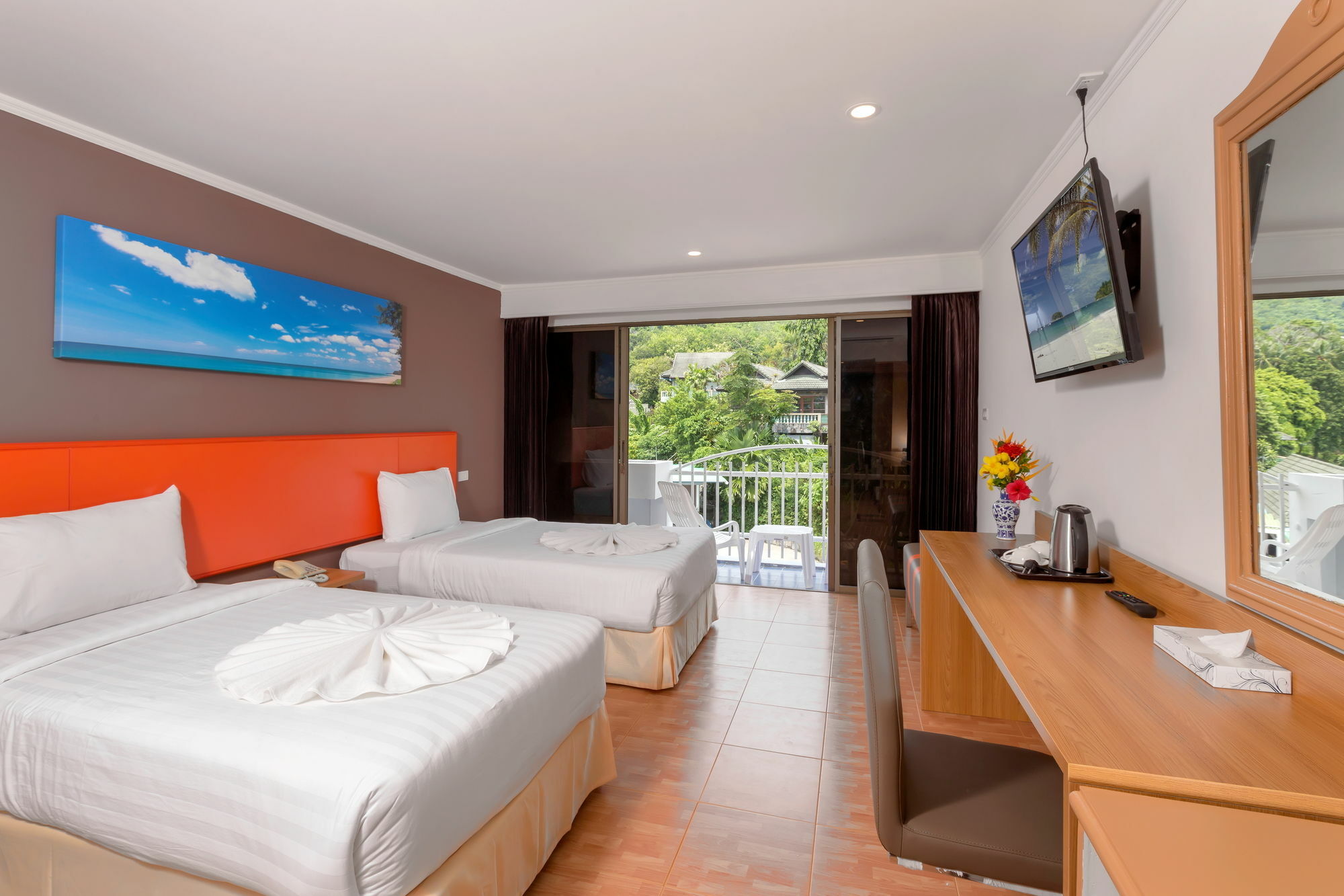 Patong 7Days Premium Hotel Phuket Екстериор снимка